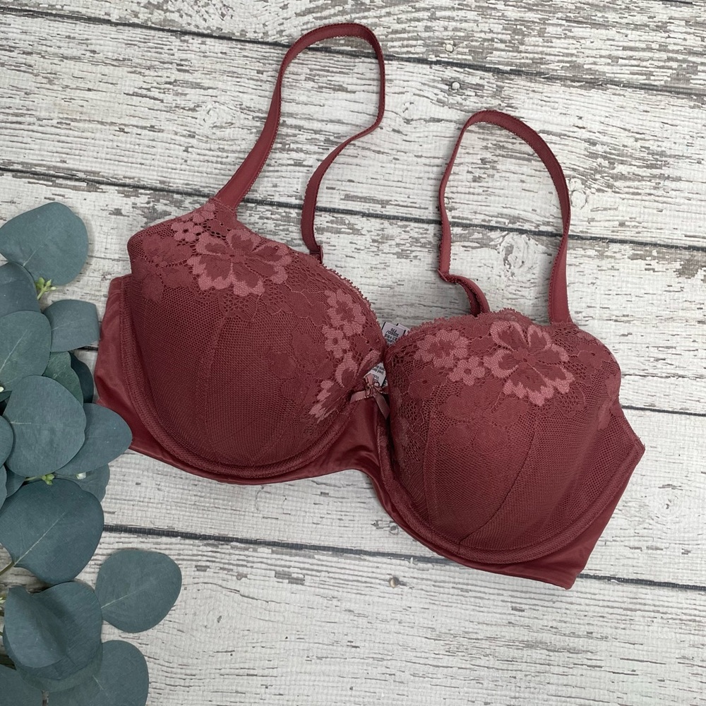 Victoria’s Secret Body by Victoria Lined Demi Lace Bra
